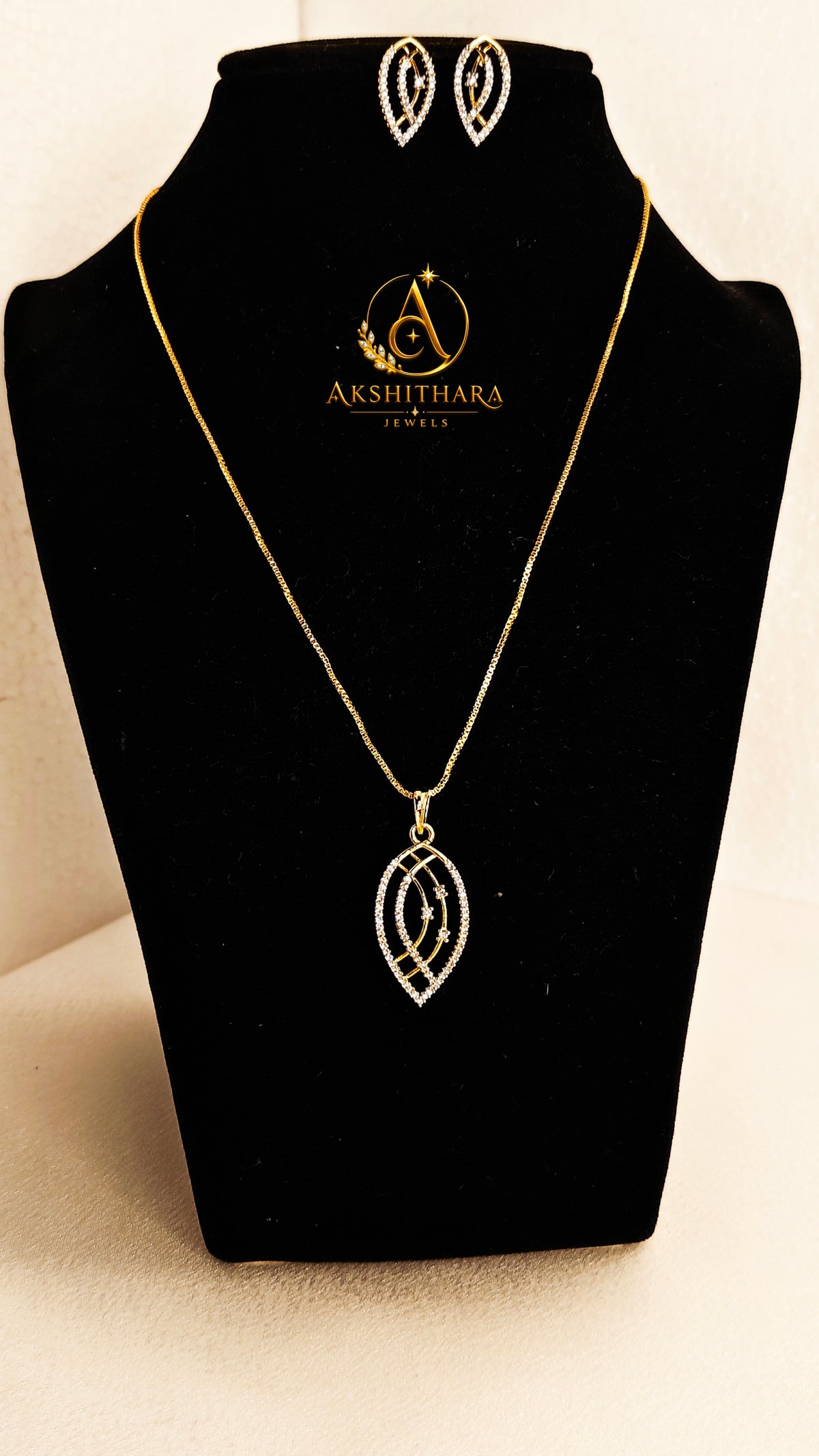Ziva Diamond Replica with Chain