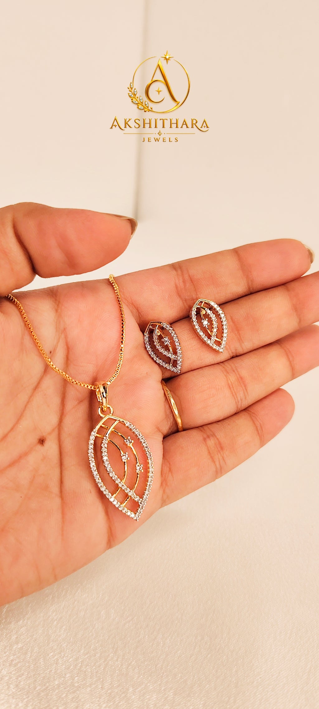 Ziva Diamond Replica with Chain