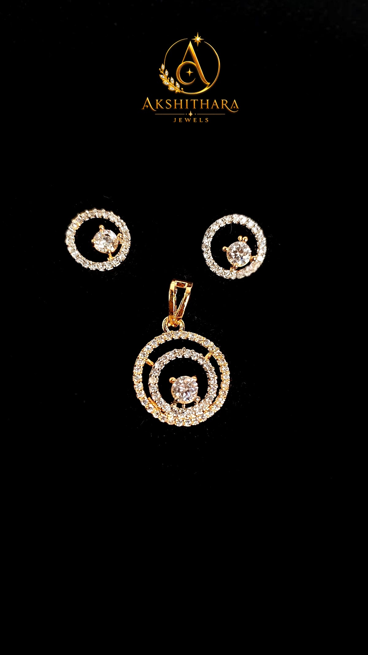 Aira Diamond Replica with Chain