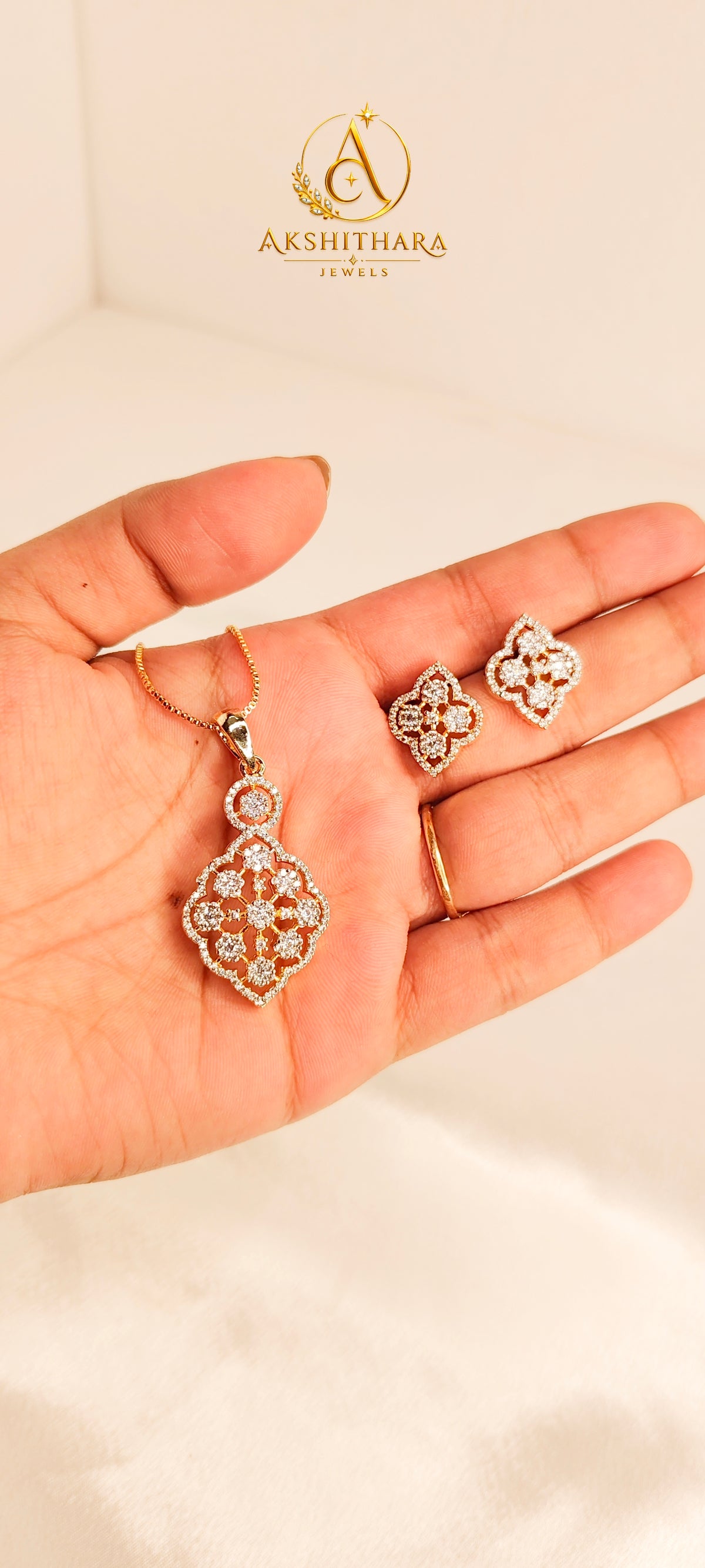 Mira Diamond Replica with Chain