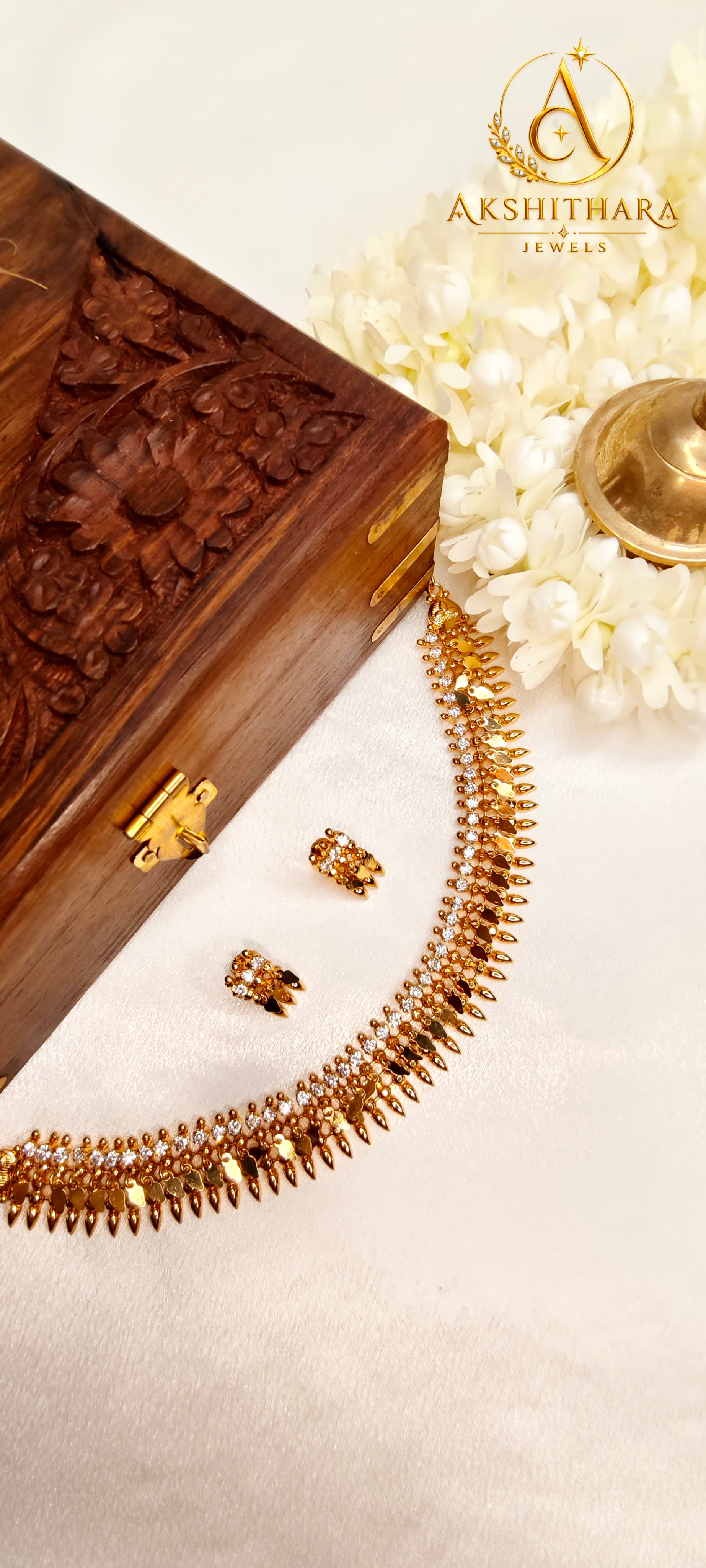 Premium Gold Plated white stone Elakkathali Necklace with Studs