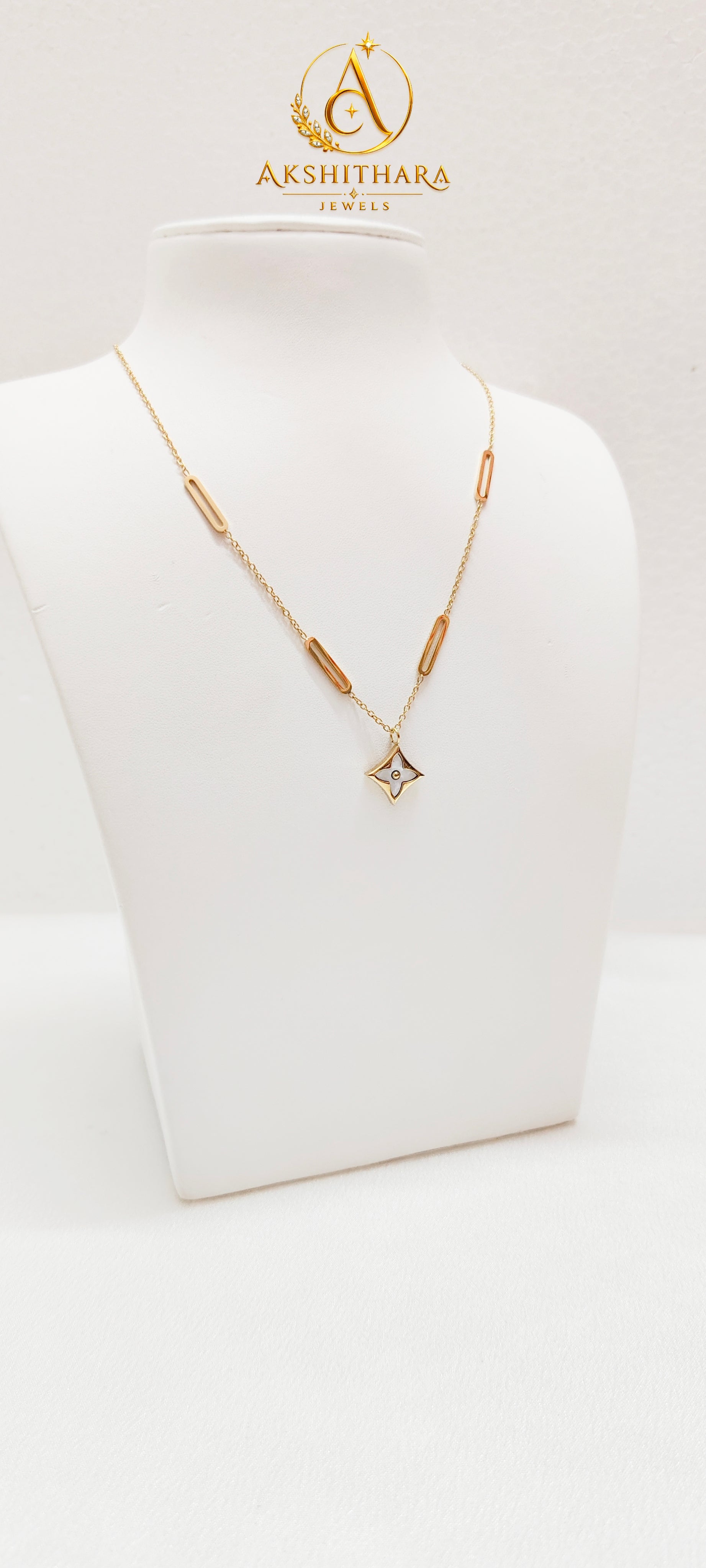Clover Glow Necklace