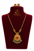 Non-Idol Pendant Short Haram Set
