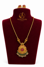 Non-Idol Pendant Short Haram Set