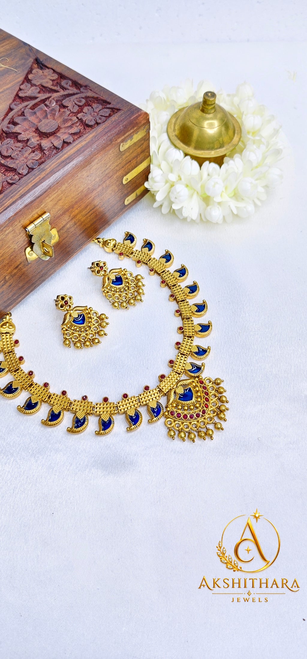 Matte Finish Blue Palakka Mango Necklace Set