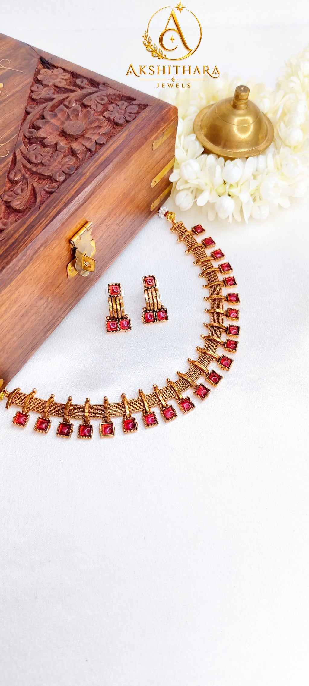 Chathuram Necklace