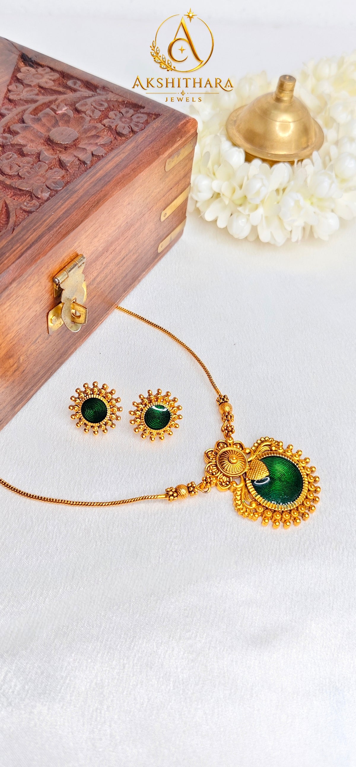 Palakka Pendant Short Haram