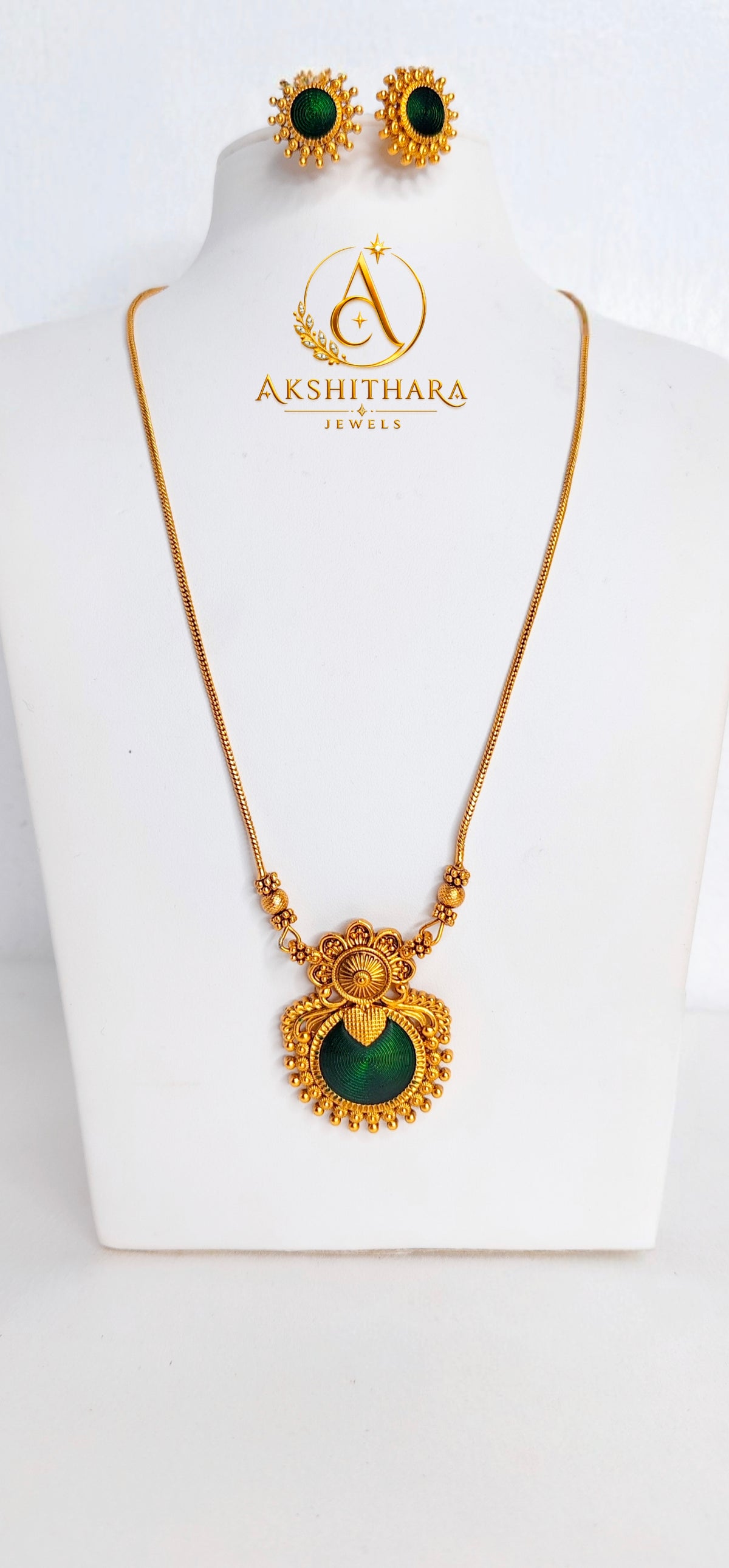 Palakka Pendant Short Haram
