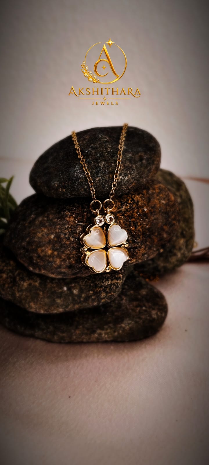 Moon clover necklace